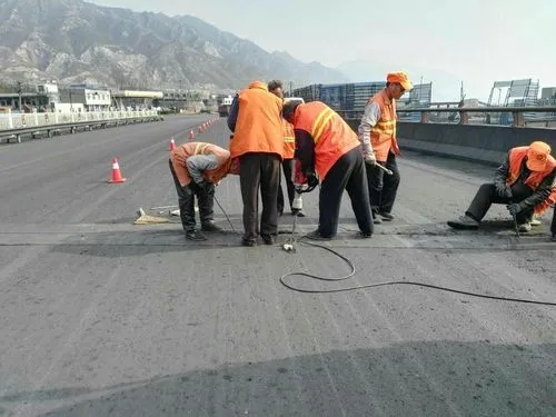 贵定道路桥梁病害治理